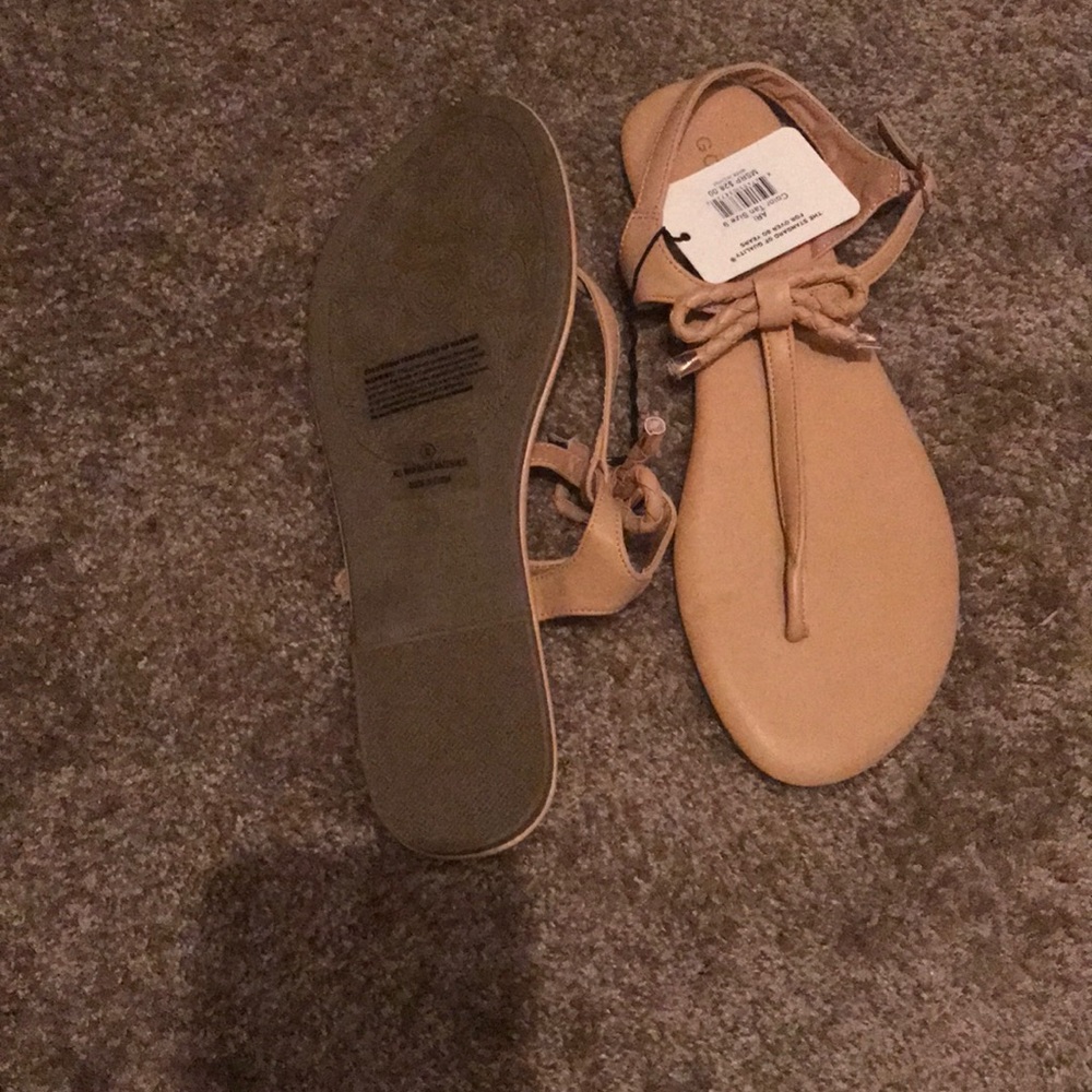 Gold toe sandals - Picture 2 of 2